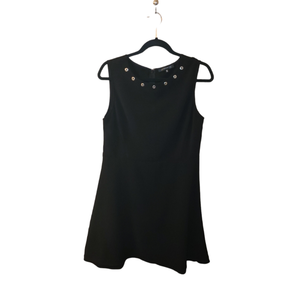 Dynamite‎ Sleeveless Round Neck Black Dress